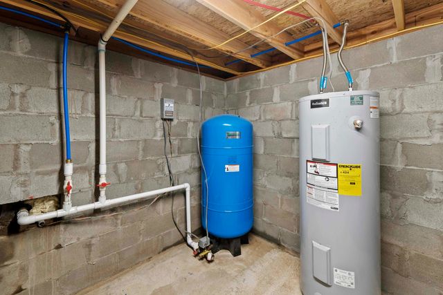 13952 N Dover Rd, Nine Mile Falls, WA 99026