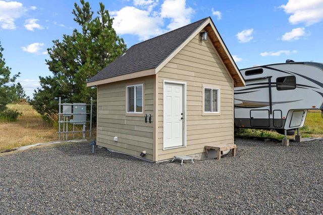 13952 N Dover Rd, Nine Mile Falls, WA 99026