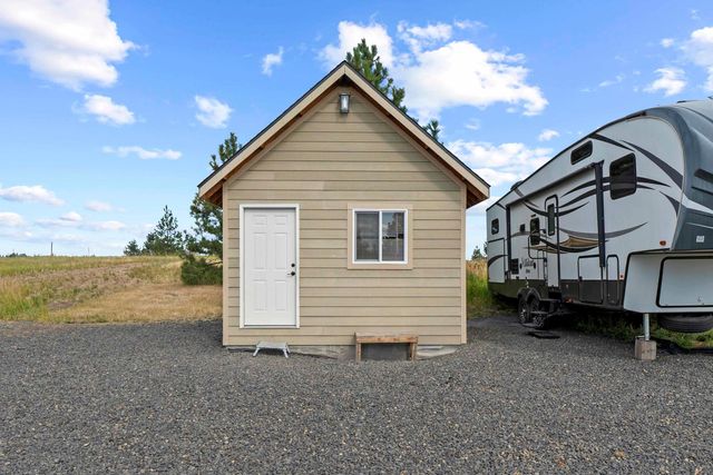 13952 N Dover Rd, Nine Mile Falls, WA 99026