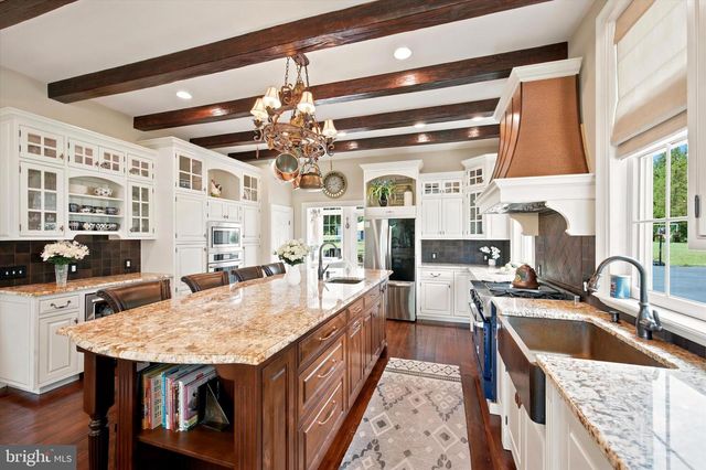 150-152 HIGH ST, Mullica Hill, NJ 08062