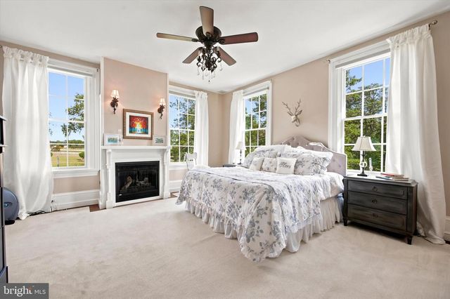 150-152 HIGH ST, Mullica Hill, NJ 08062