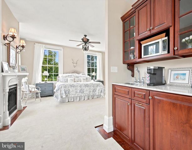 150-152 HIGH ST, Mullica Hill, NJ 08062