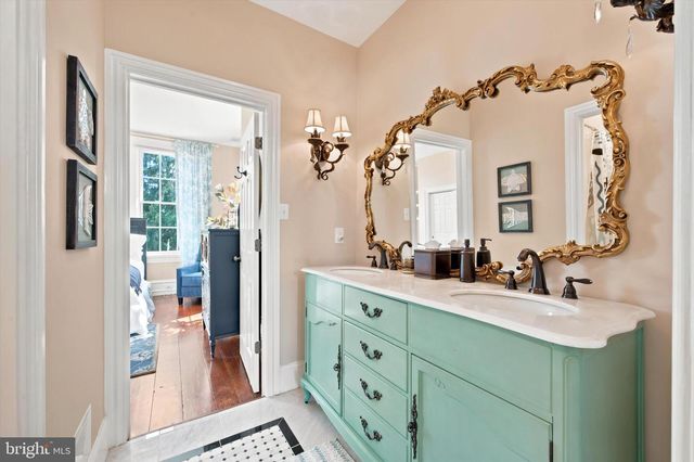 150-152 HIGH ST, Mullica Hill, NJ 08062