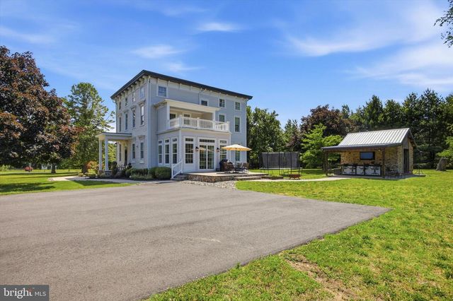 150-152 HIGH ST, Mullica Hill, NJ 08062