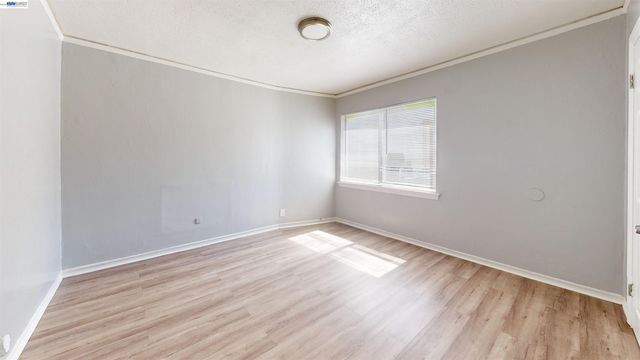 6625 Bancroft Ave, Oakland, CA 94605