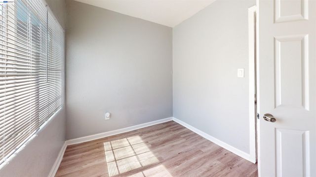 6625 Bancroft Ave, Oakland, CA 94605