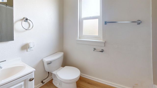 6625 Bancroft Ave, Oakland, CA 94605