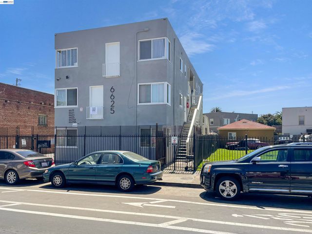 6625 Bancroft Ave, Oakland, CA 94605