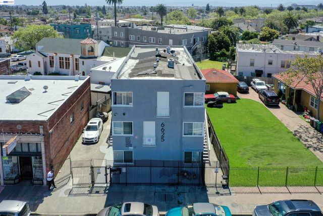 6625 Bancroft Ave, Oakland, CA 94605
