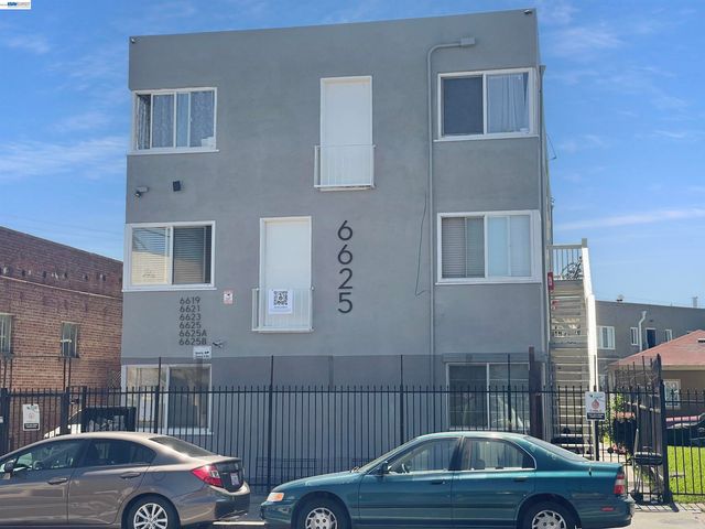 6625 Bancroft Ave, Oakland, CA 94605