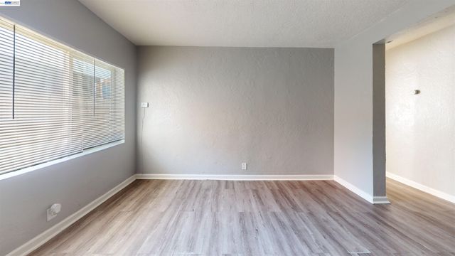 6625 Bancroft Ave, Oakland, CA 94605