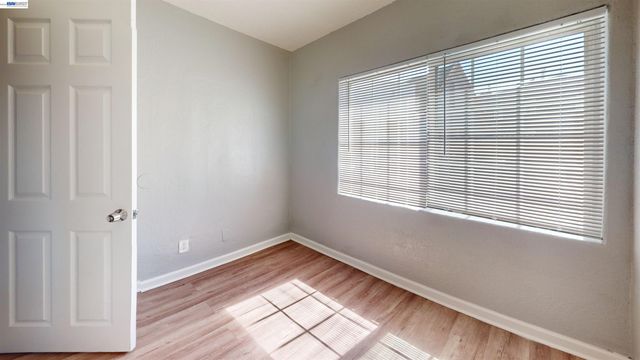 6625 Bancroft Ave, Oakland, CA 94605