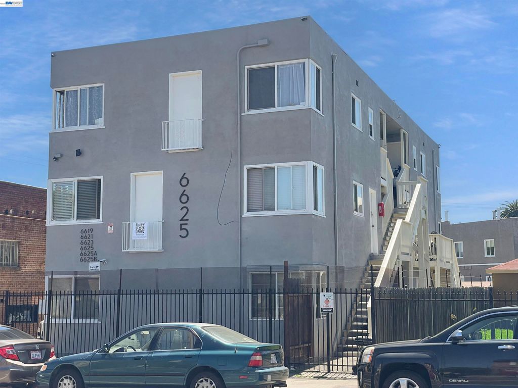 6625 Bancroft Ave, Oakland, CA 94605