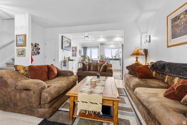 33 E ANN ARBOR DR, Draper, UT 84020