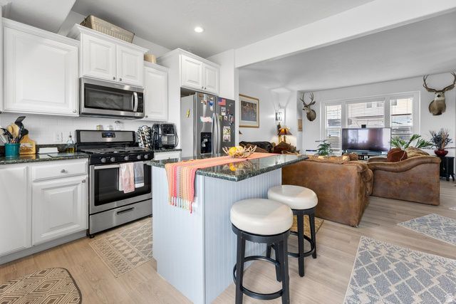 33 E ANN ARBOR DR, Draper, UT 84020