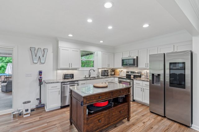 1006 Indian Trl, Castalian Springs, TN 37031