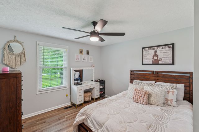 1006 Indian Trl, Castalian Springs, TN 37031