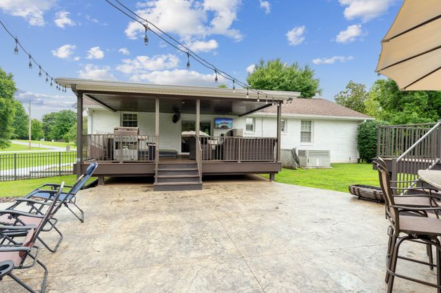 1006 Indian Trl, Castalian Springs, TN 37031