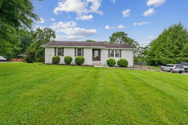 1006 Indian Trl, Castalian Springs, TN 37031