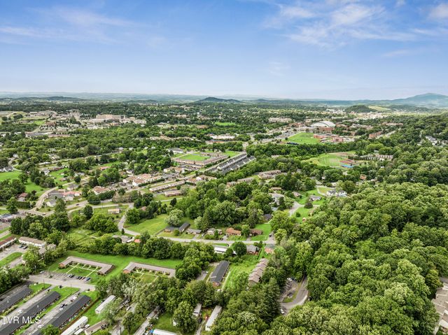 1419 Colony Park Drive, Johnson City, TN 37604