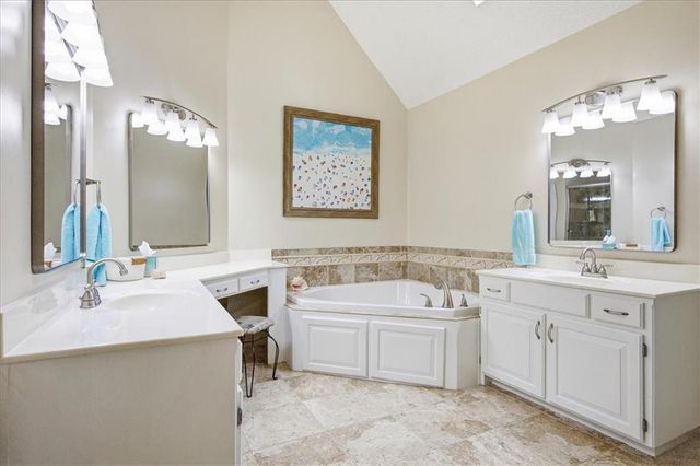 5404 W 153rd Street, Leawood, KS 66224