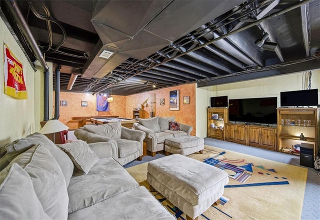 5404 W 153rd Street, Leawood, KS 66224