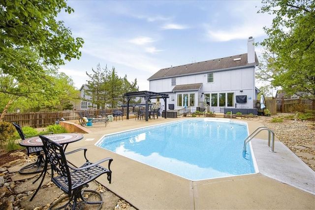 5404 W 153rd Street, Leawood, KS 66224