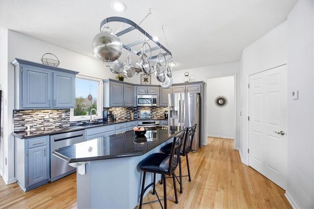 5404 W 153rd Street, Leawood, KS 66224
