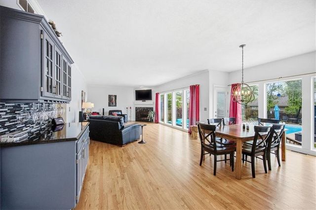 5404 W 153rd Street, Leawood, KS 66224