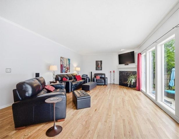 5404 W 153rd Street, Leawood, KS 66224