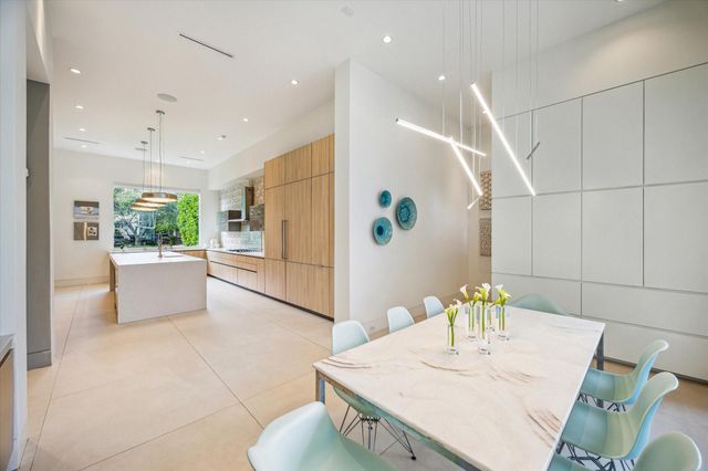 311 Brown Saddle Street, Houston, TX 77057