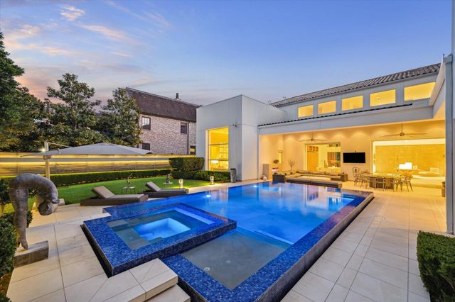 311 Brown Saddle Street, Houston, TX 77057