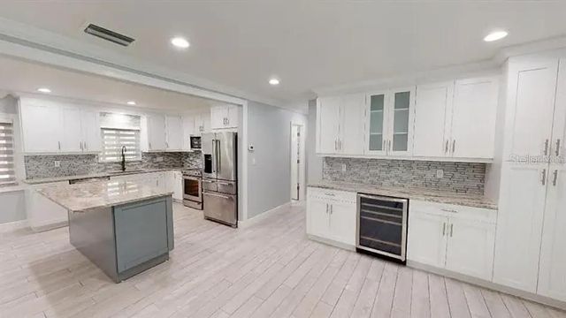 9016 HOGANS BEND, Tampa, FL 33647