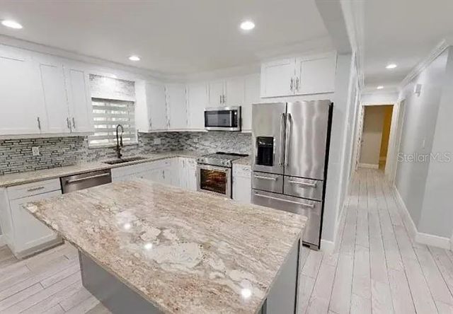 9016 HOGANS BEND, Tampa, FL 33647