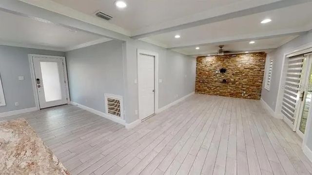 9016 HOGANS BEND, Tampa, FL 33647