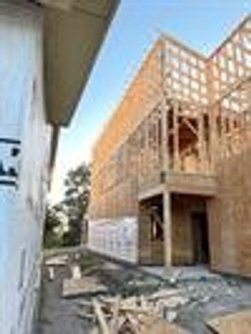 1318 Diceman Avenue, Dallas, TX 75203