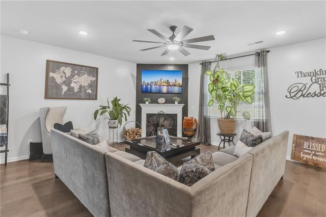 8033 Louis Drive, Locust Grove, GA 30248
