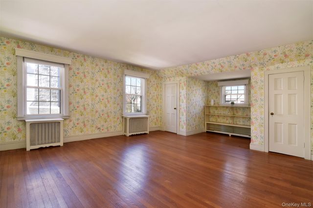22 Burkewood Road, Mount Vernon, NY 10552