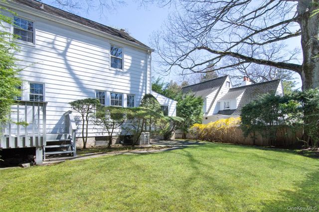 22 Burkewood Road, Mount Vernon, NY 10552