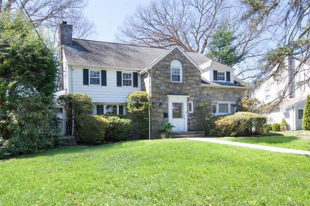 22 Burkewood Road, Mount Vernon, NY 10552