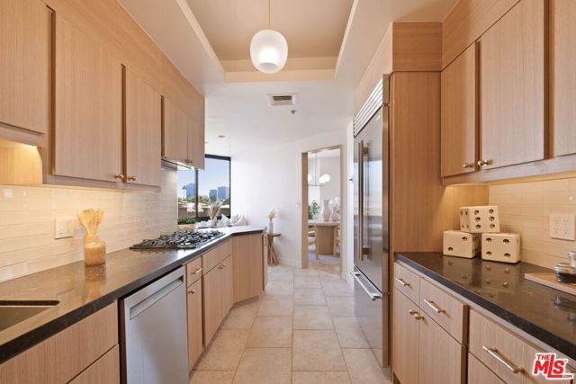 10560 Wilshire Boulevard 404, Los Angeles, CA 90024