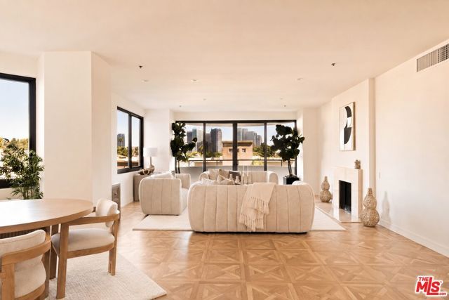 10560 Wilshire Boulevard 404, Los Angeles, CA 90024