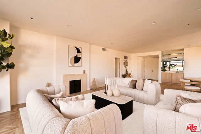 10560 Wilshire Boulevard 404, Los Angeles, CA 90024