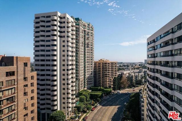 10560 Wilshire Boulevard 404, Los Angeles, CA 90024