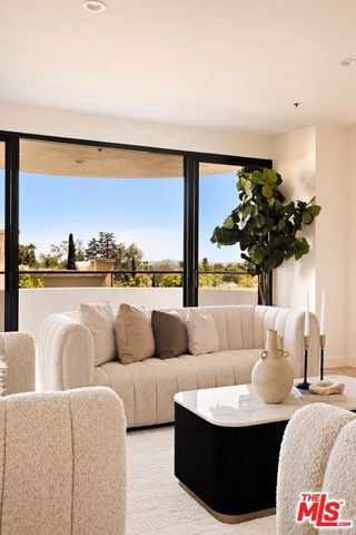 10560 Wilshire Boulevard 404, Los Angeles, CA 90024