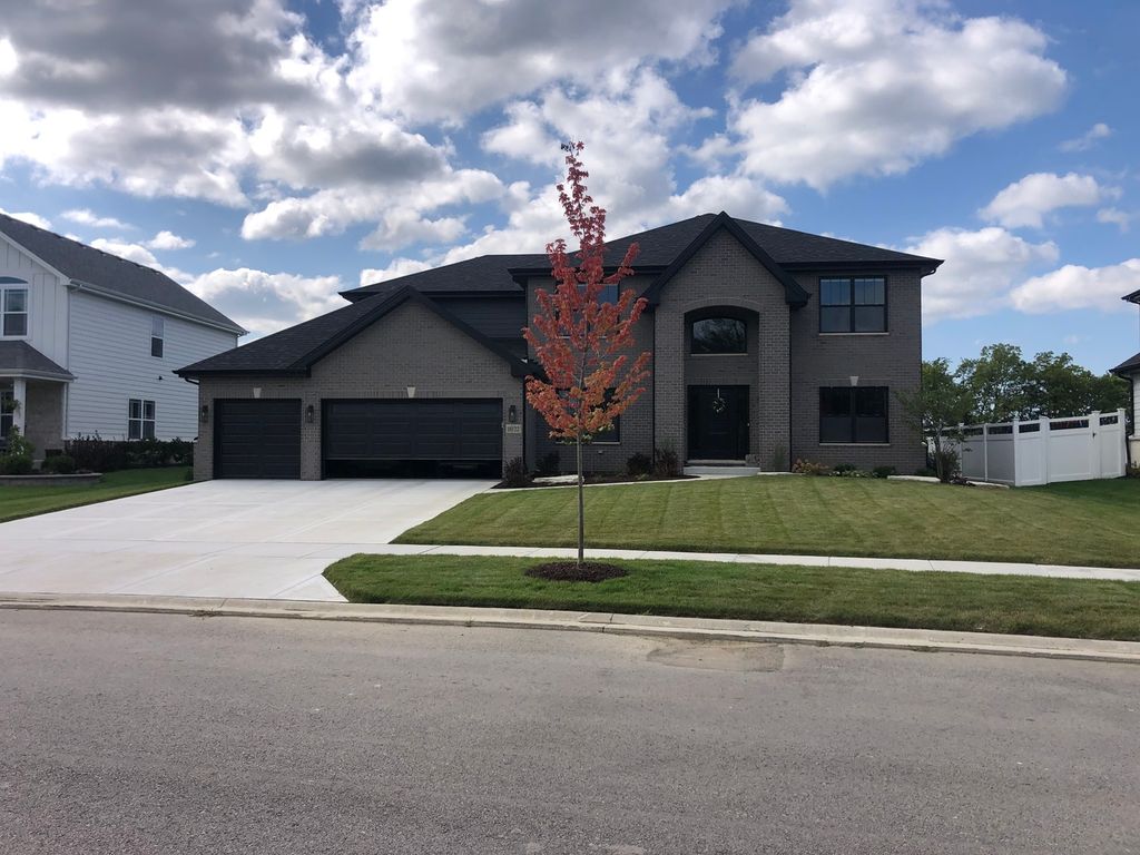 16446 W Cottonwood Drive, Lockport, IL 60441