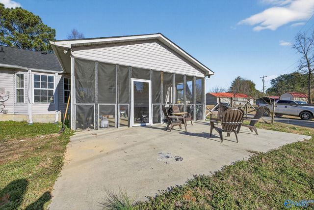 1422 Wilhite Road, Falkville, AL 35622