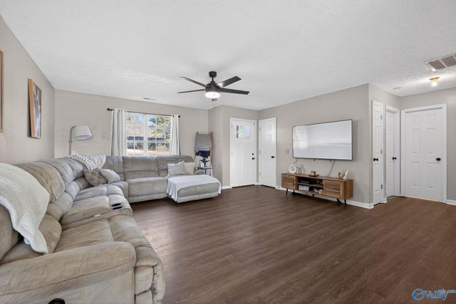 1422 Wilhite Road, Falkville, AL 35622