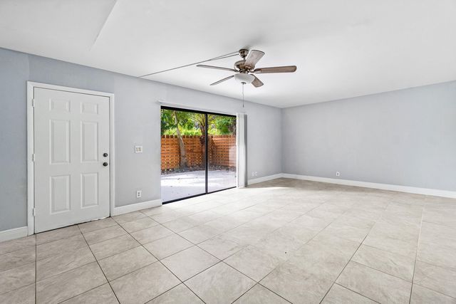 3400 Spanish Wells 52-a, Delray Beach, FL 33445