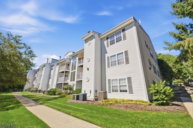 41 Crestview Ln 41, Mount Arlington Boro, NJ 07856